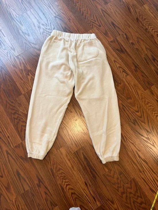 Boys Lie Cream Jogger Sweatpants with Gray Graphic - Picture 4 of 4